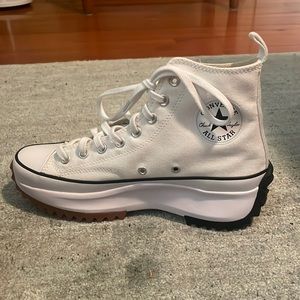 Never Worn. Chuck Taylor Platform Converse. Size 9.5 Womens.